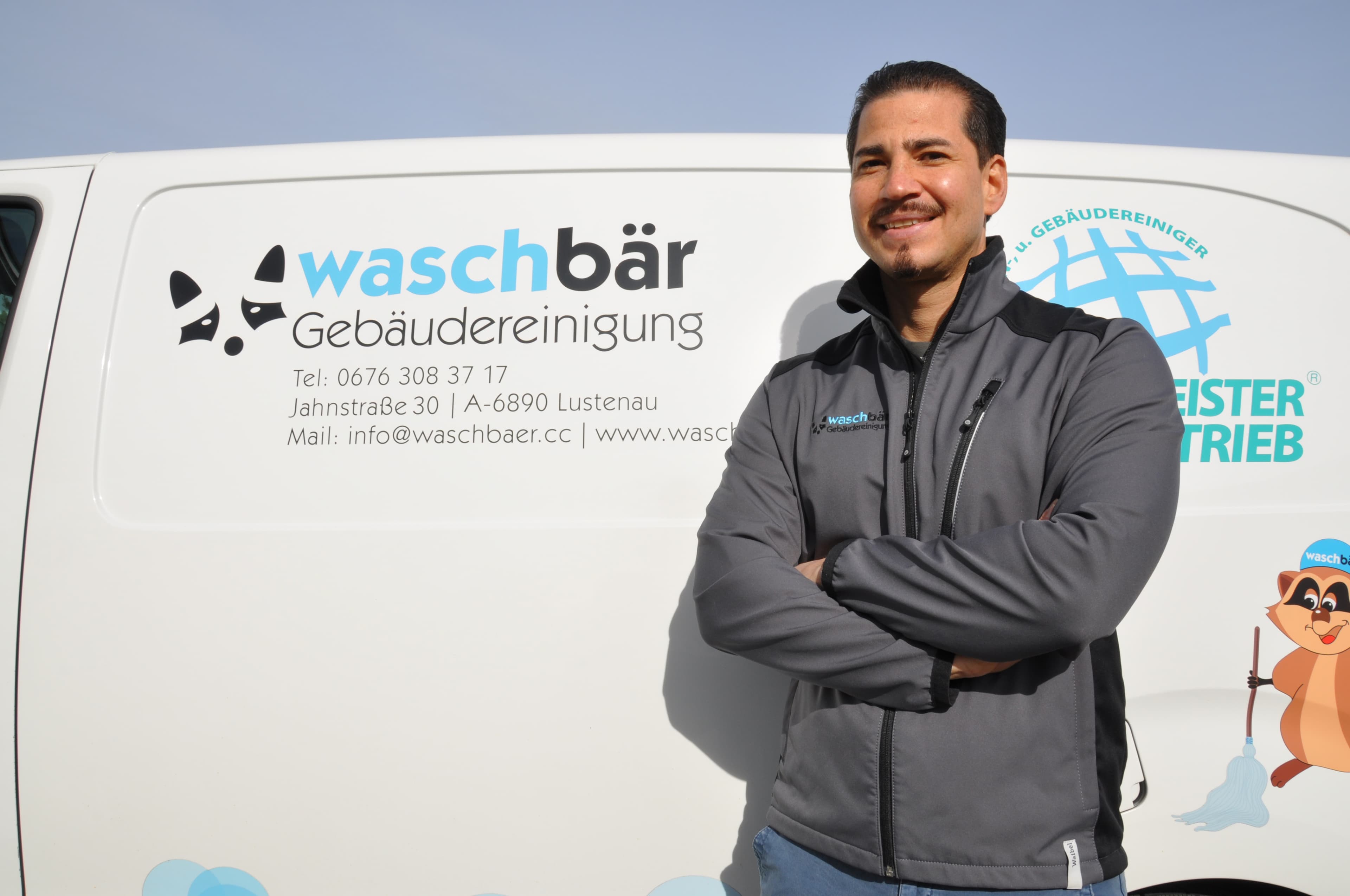Waschbär Geschäftsführer